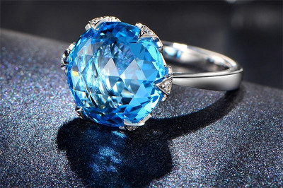米萊珠寶9.5克拉托帕石戒指 璀璨藍調，指尖的藝術珍藏